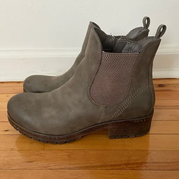 {Crown Vintage} Gray Platform Boots - Women’s size 8 - Picture 4 of 7
